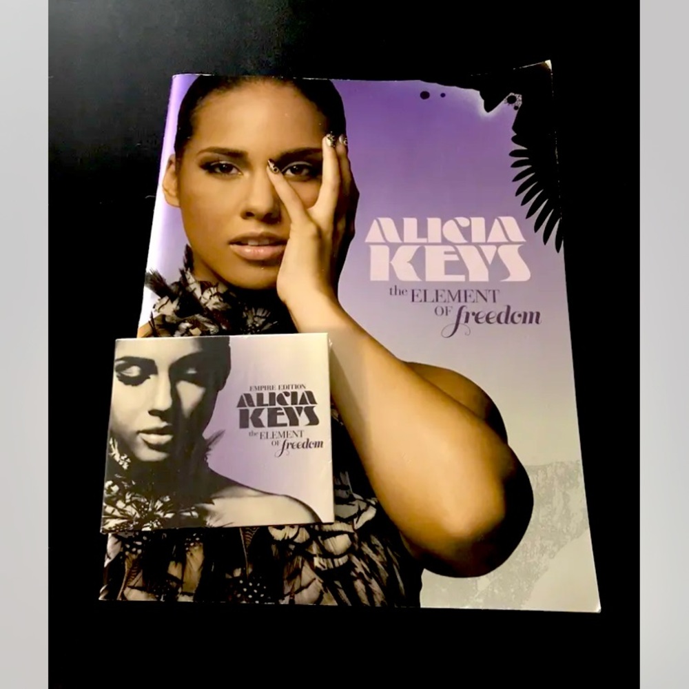 Alicia Keys The Element Of Freedom 2CD pack with tour book